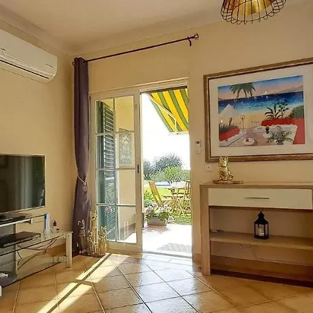 La Petite Maison De Lucas Apartment Pera